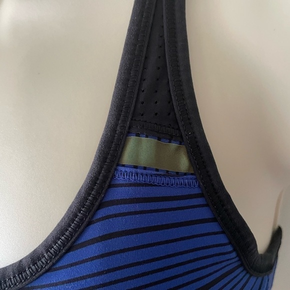 Lululemon Blue Black Stripe Racerback Sports Bra Size 6 - Picture 4 of 8